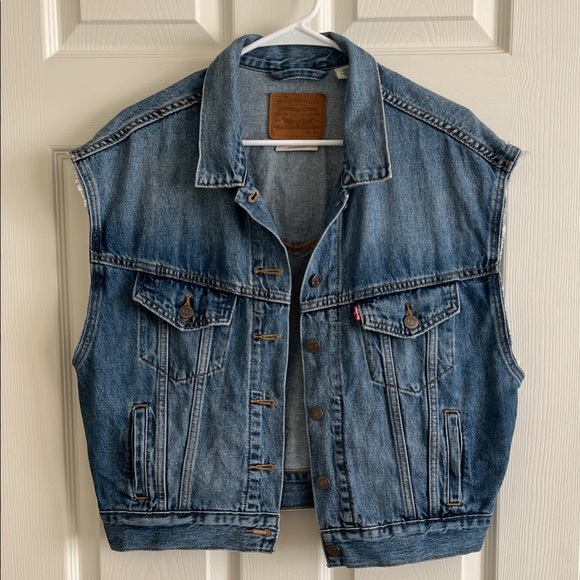 Levi's Classic Blue Denim Vest - Picture 1 of 4